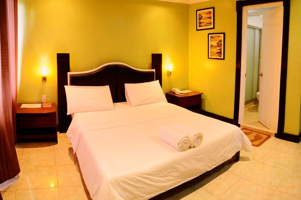 Jaimee'S Hotel, Resort And Restaurant Maasin  Zimmer foto